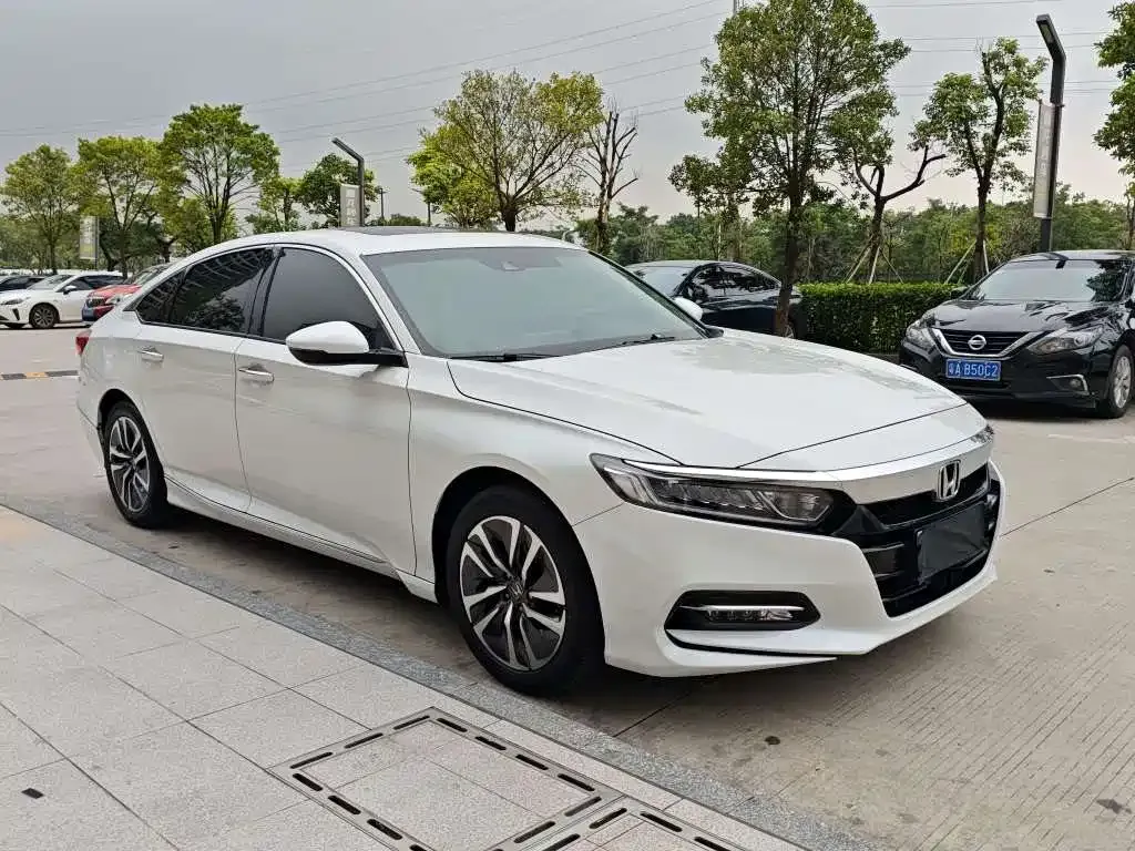 Honda Accord — фото 8