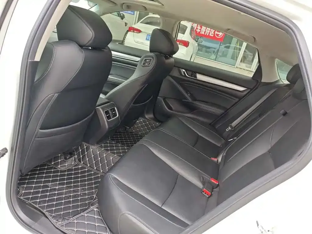 Honda Accord — фото 6