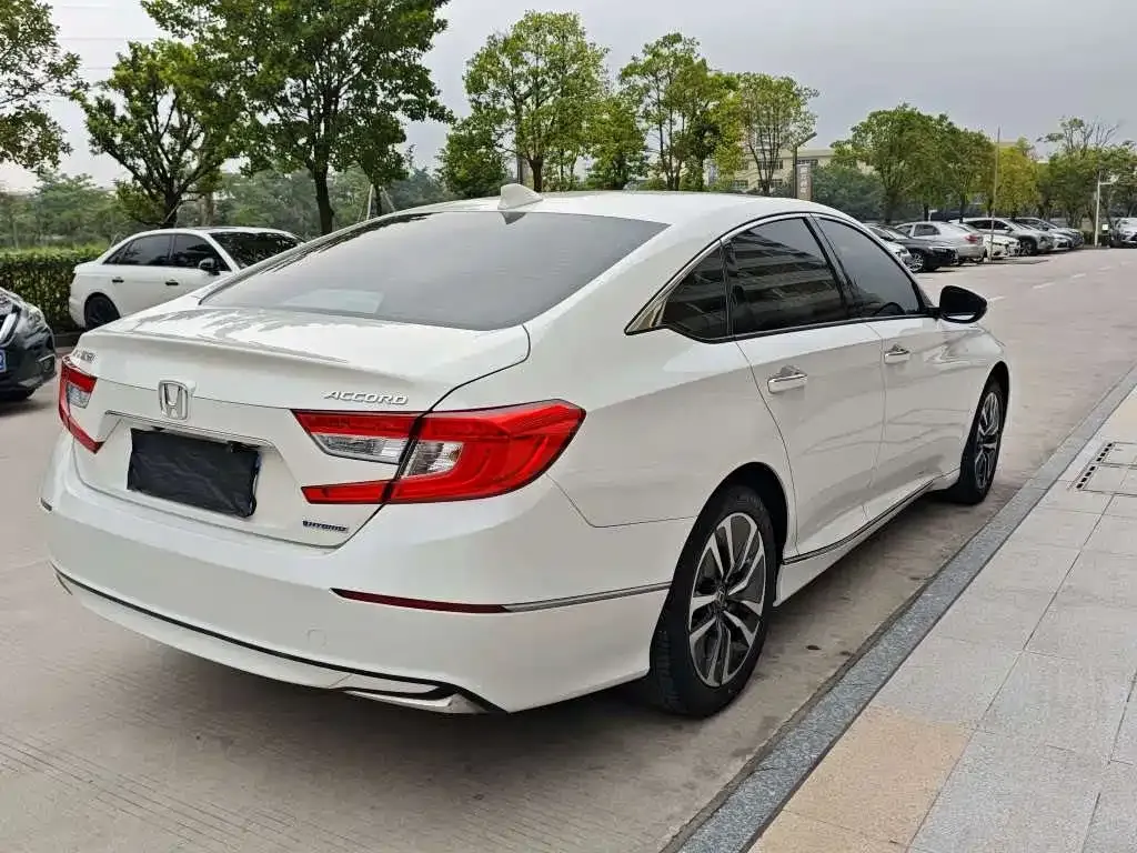 Honda Accord — фото 3