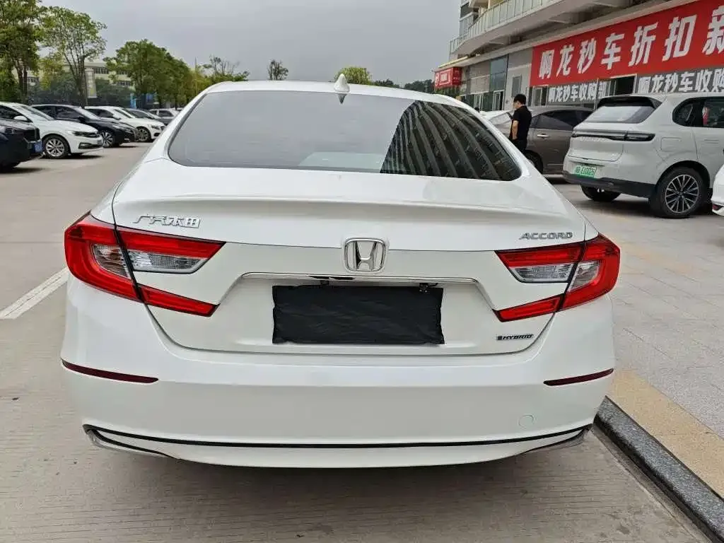 Honda Accord — фото 7
