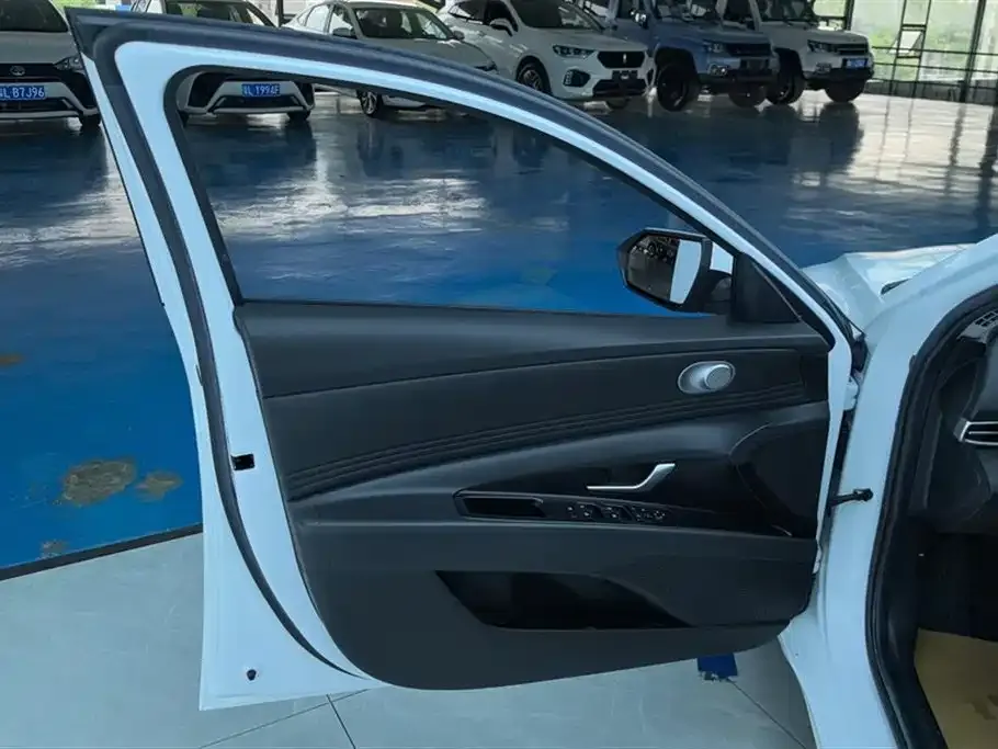 Hyundai Elantra 2021 из CN, фото 9