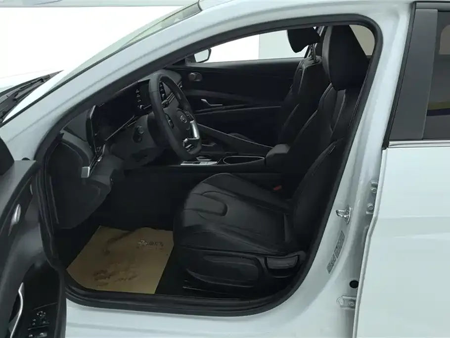 Hyundai Elantra 2021 из CN, фото 2