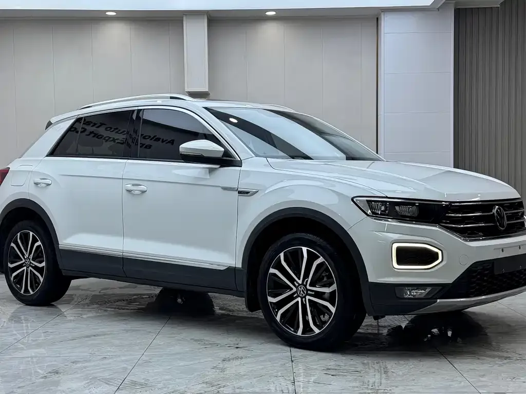 Volkswagen T-Roc — фото 7