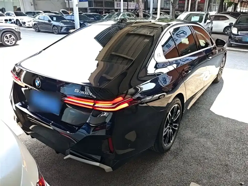 BMW 5 Series — фото 10