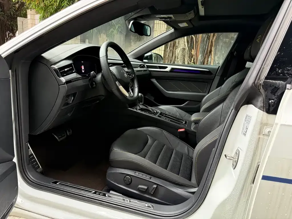 Volkswagen CC 2024 из CN, фото 5