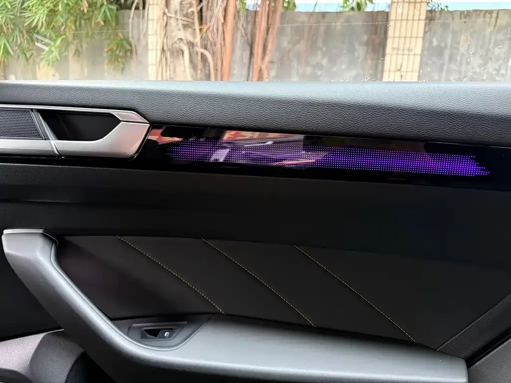 Volkswagen CC 2024 из CN, фото 7