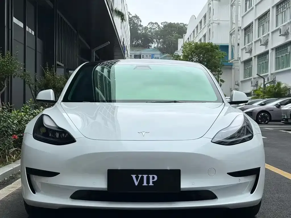 Tesla Model 3 — фото 7
