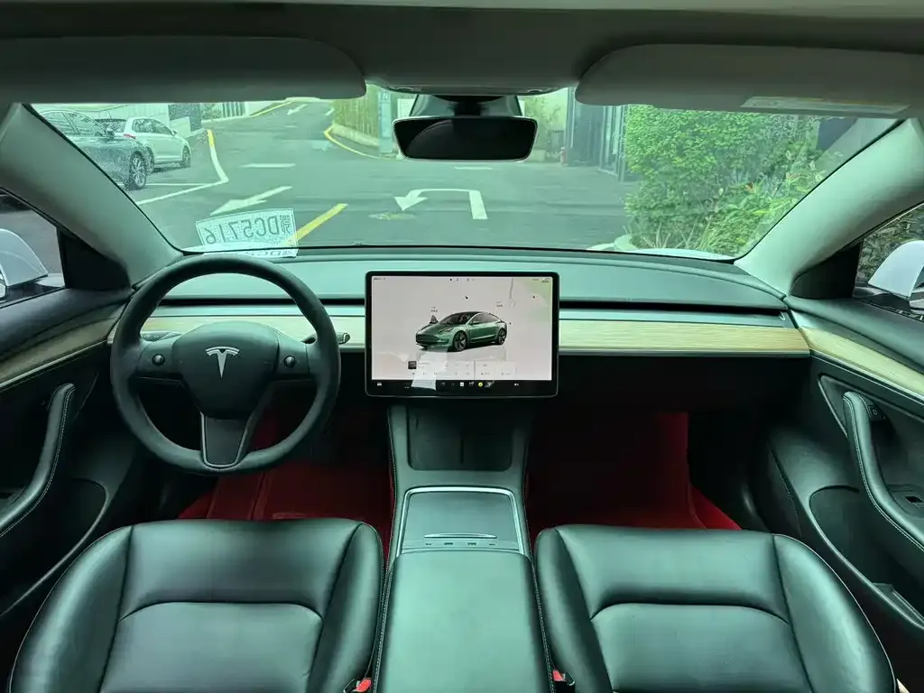 Tesla Model 3 — фото 9