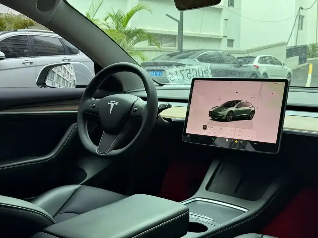 Tesla Model 3 — фото 8