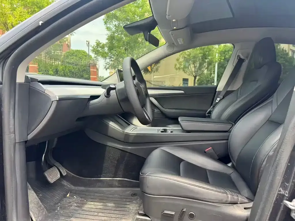Tesla Model Y — фото 7