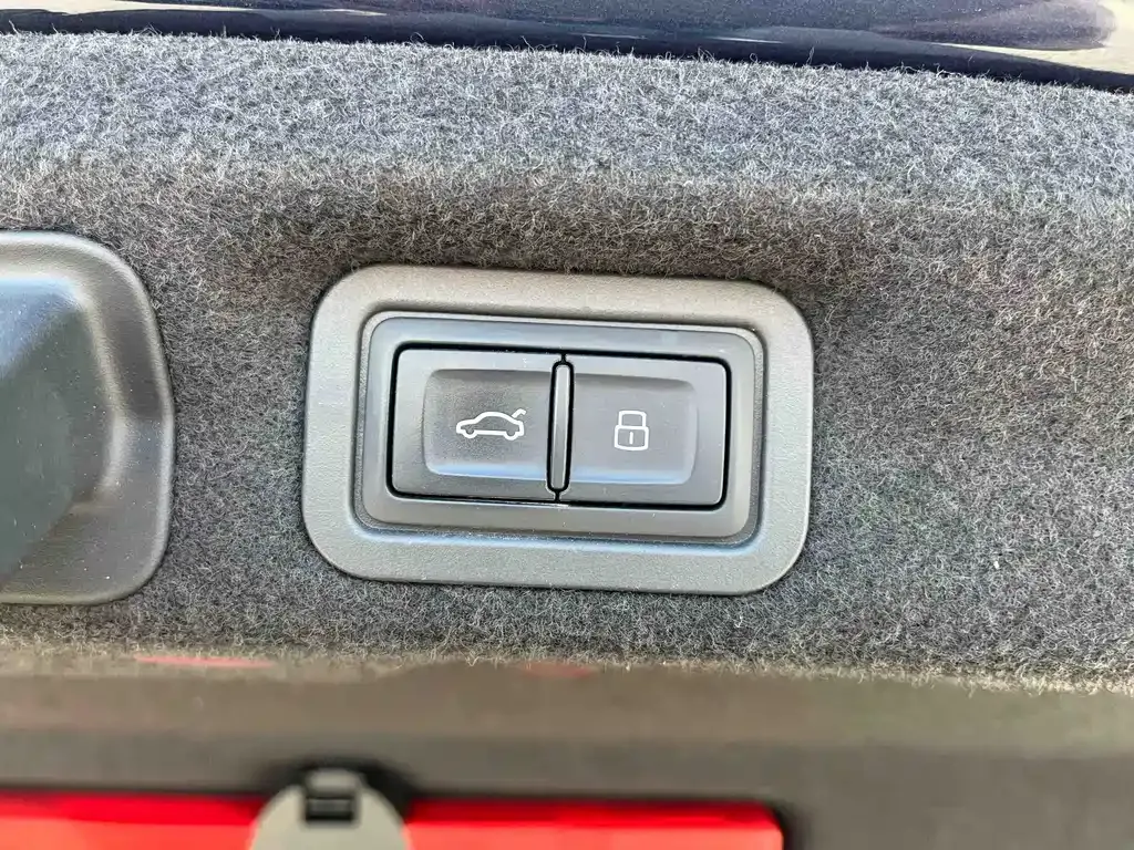 Audi A7L 2023 из CN, фото 9