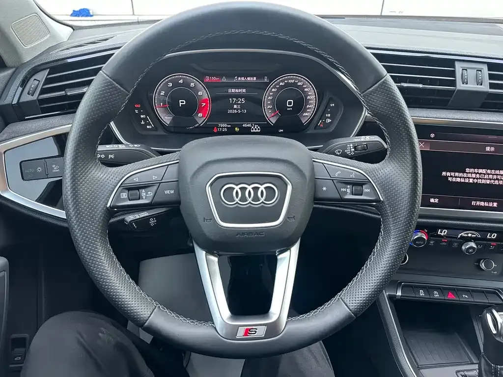 Audi Q3 Sportback — фото 9