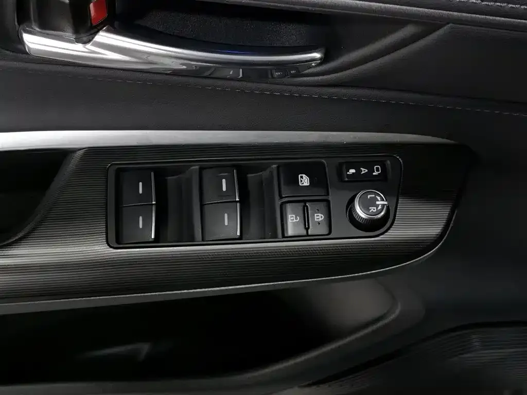 Toyota Harrier — фото 8