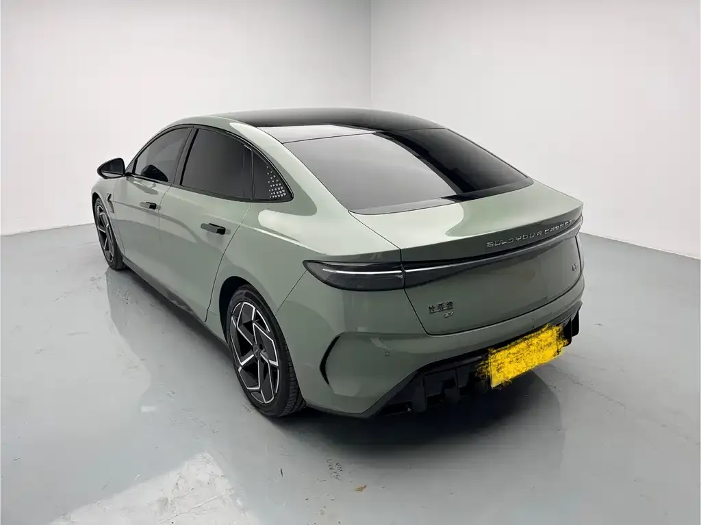 BYD Seal — фото 9