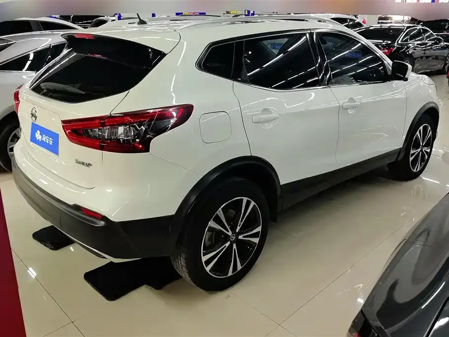 Nissan Qashqai — фото 10