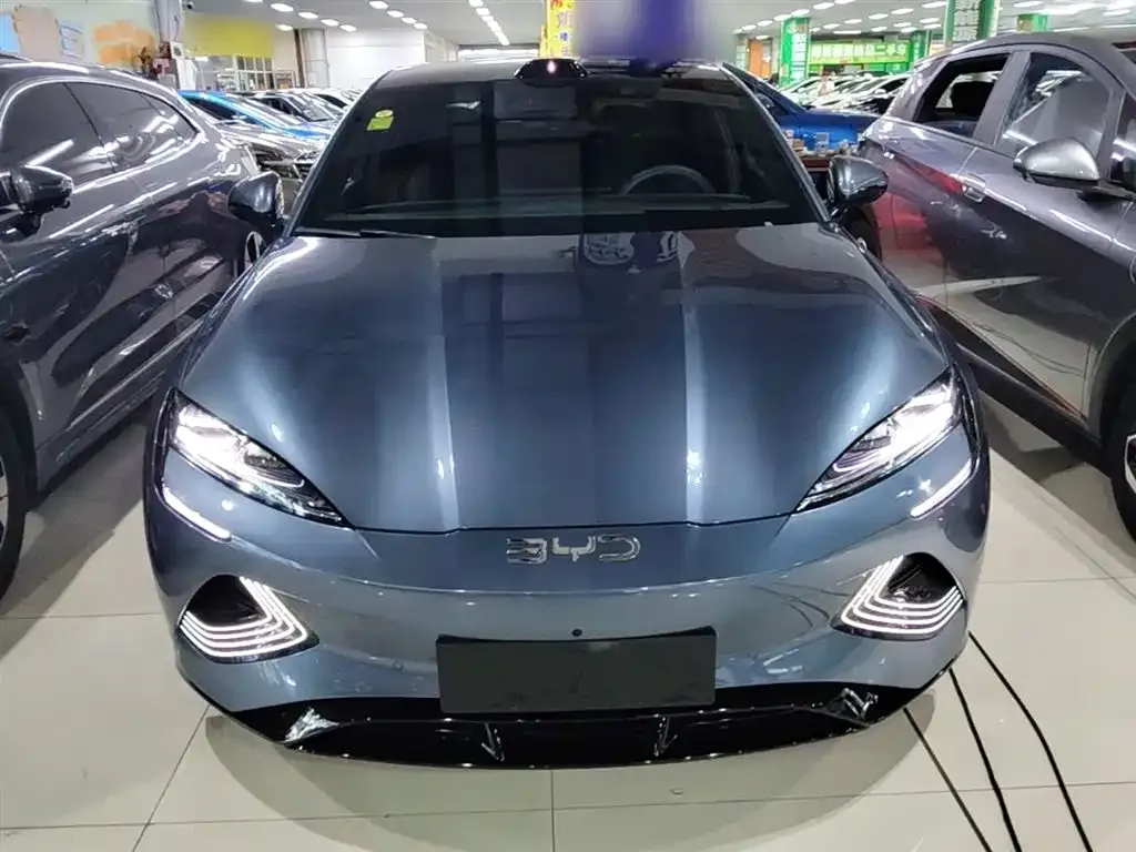 BYD Seal — фото 8