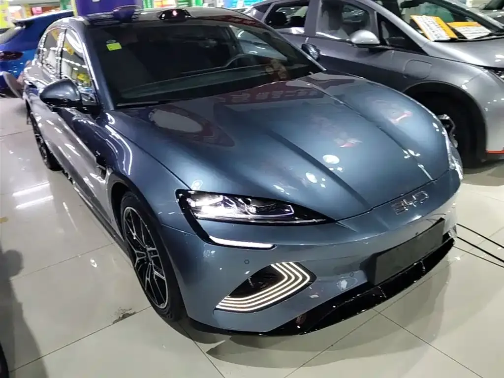 BYD Seal — фото 3