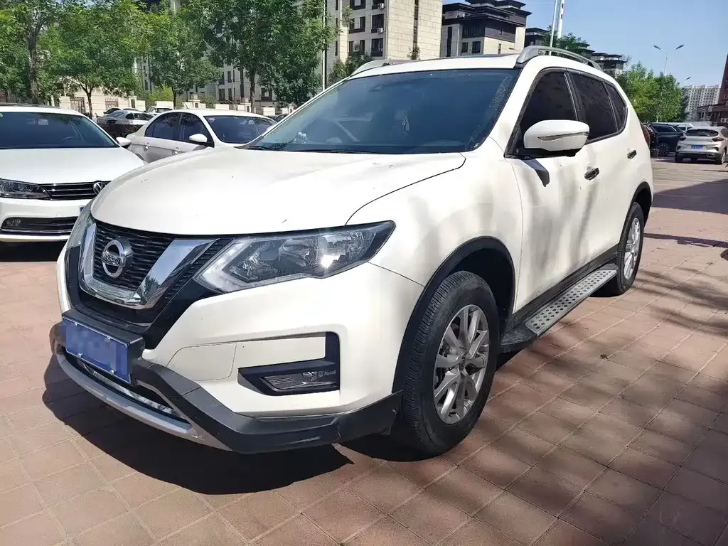 Nissan X-Trail — фото 1
