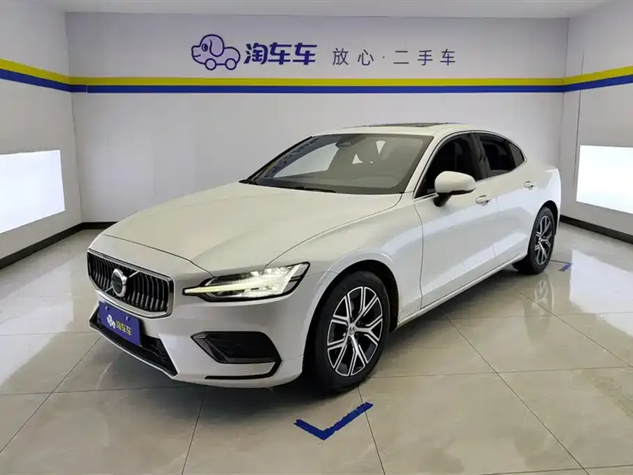 Volvo S60 — фото 1