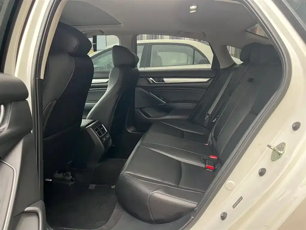 Honda Accord — фото 6