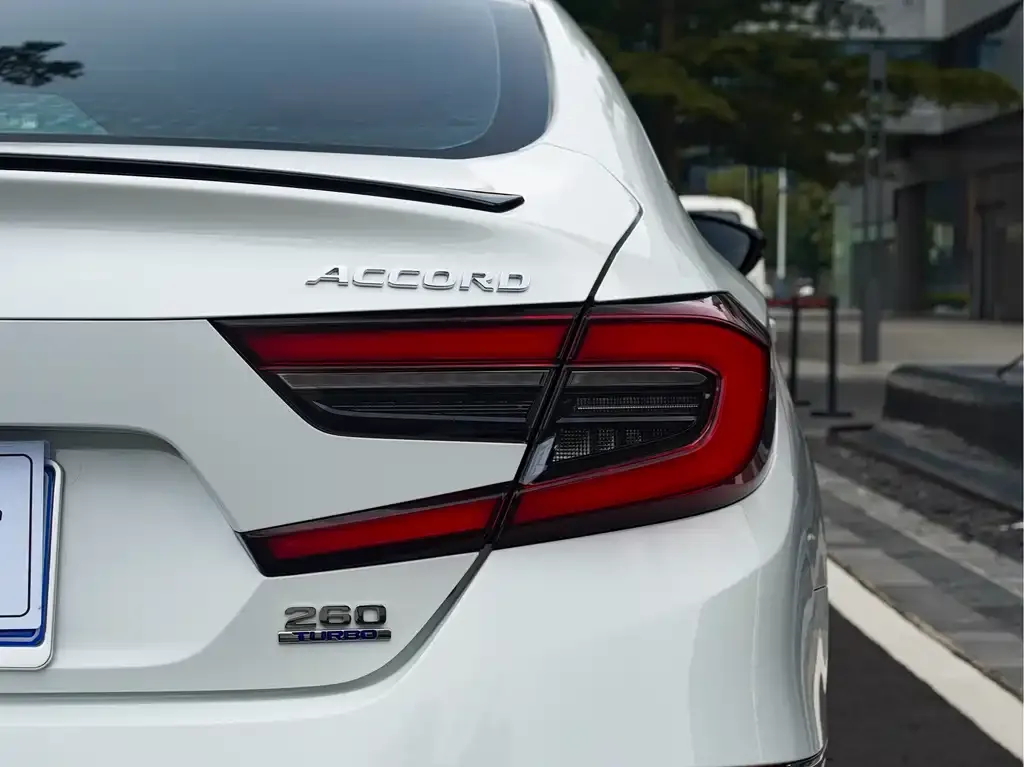 Honda Accord — фото 3