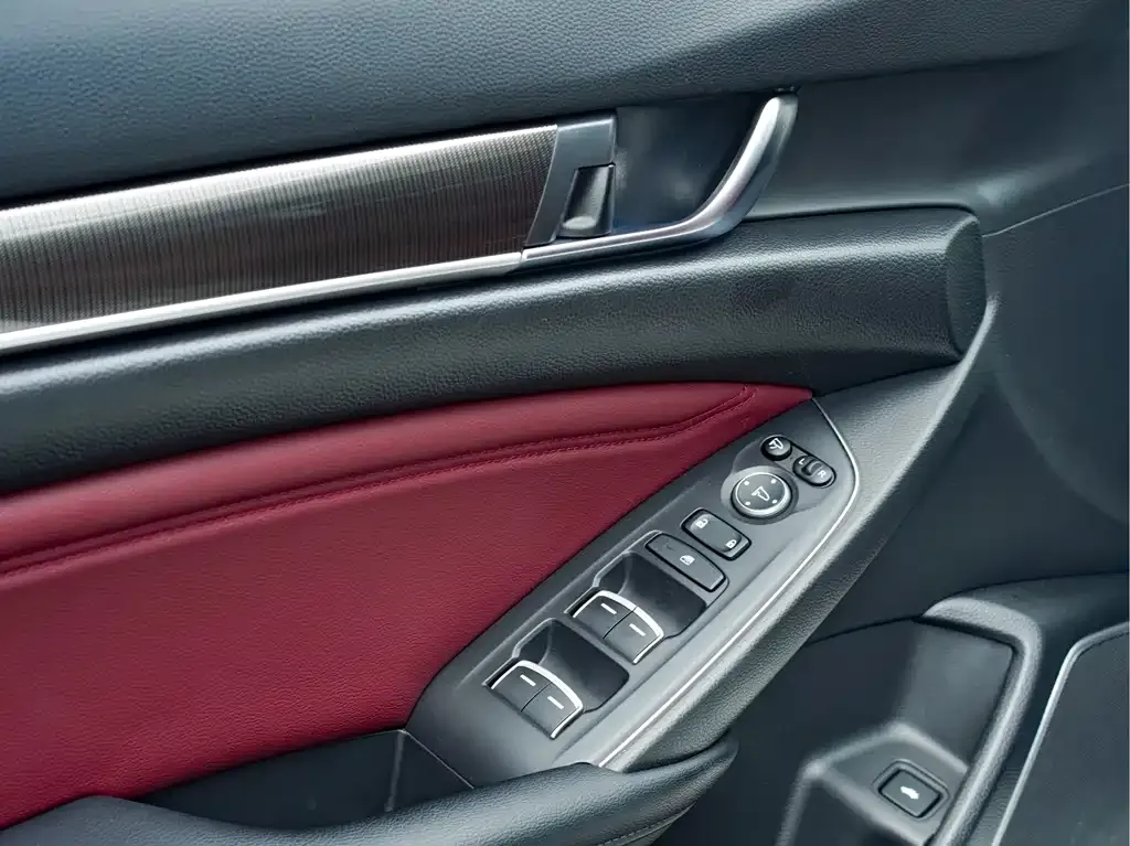 Honda Accord — фото 10