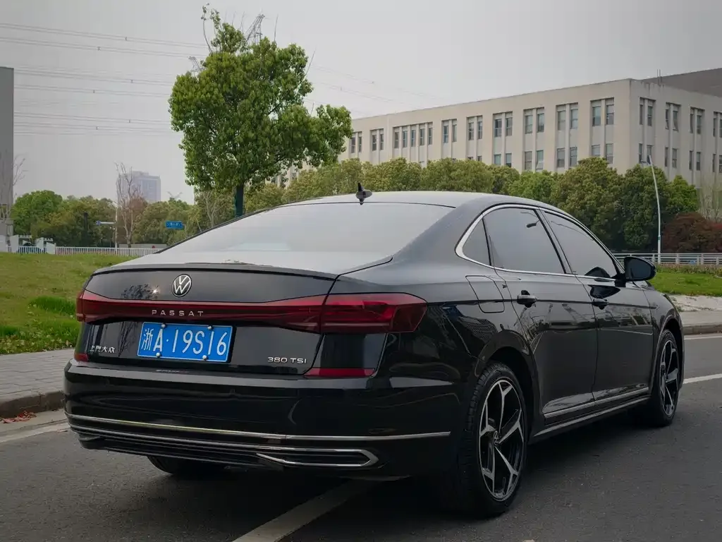 Volkswagen Passat — фото 9