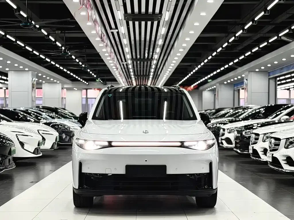 Leapmotor C16 — фото 10