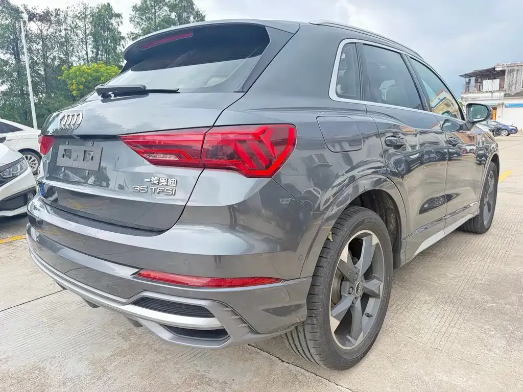 Audi Q3 — фото 10