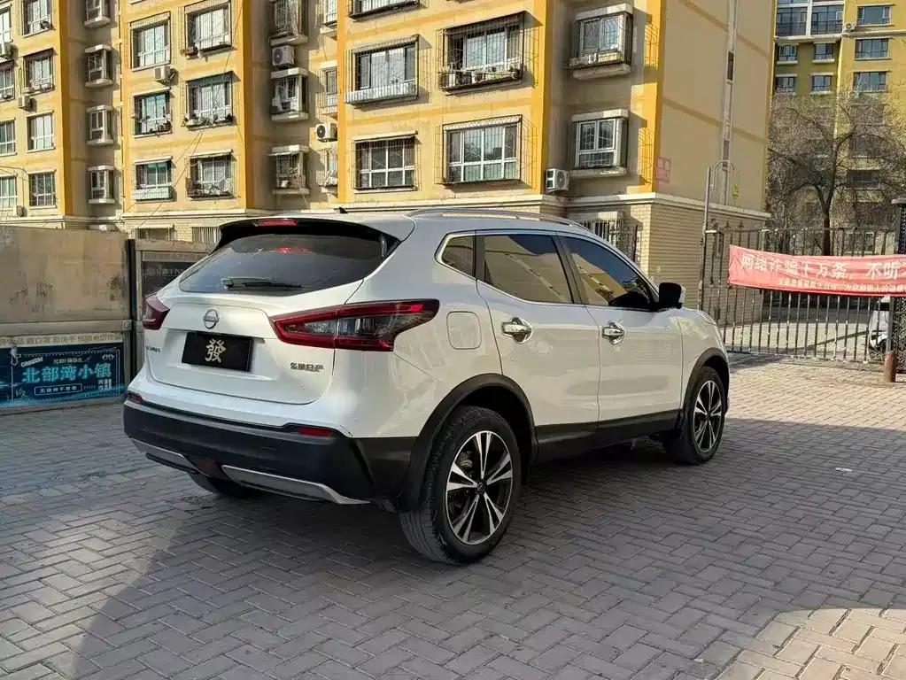 Nissan Qashqai — фото 4
