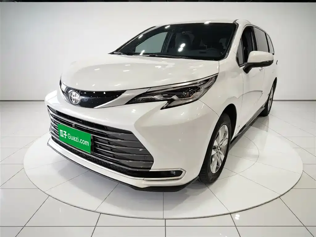 Toyota Sienna — фото 2