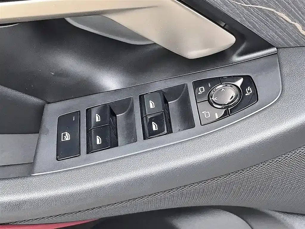 BMW 5 Series — фото 10