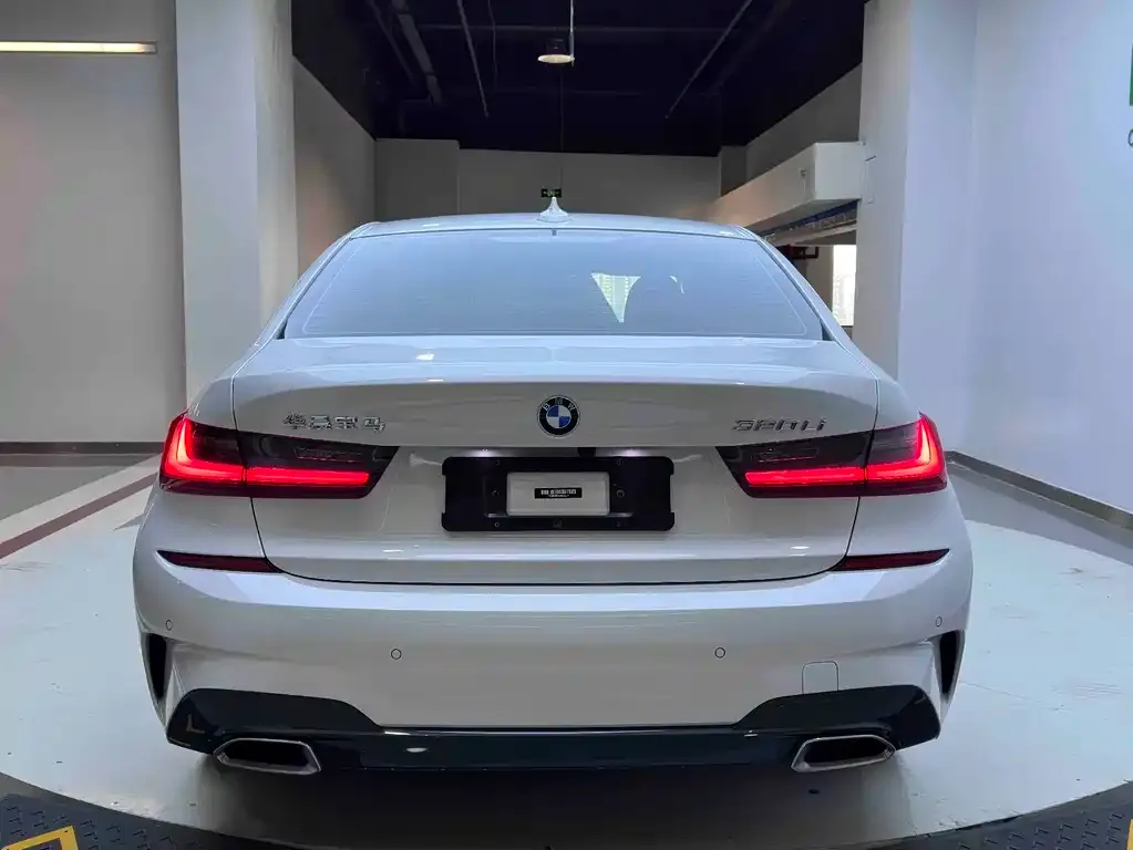 BMW 3 Series 2022 из CN, фото 10