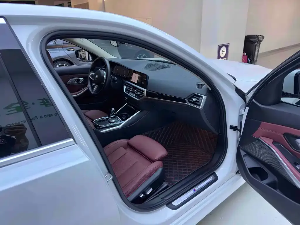 BMW 3 Series 2022 из CN, фото 9