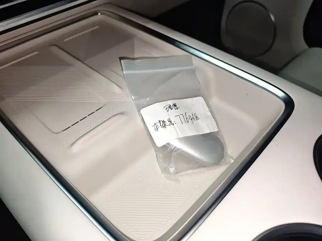 Li Auto L8 2025 из CN, фото 8