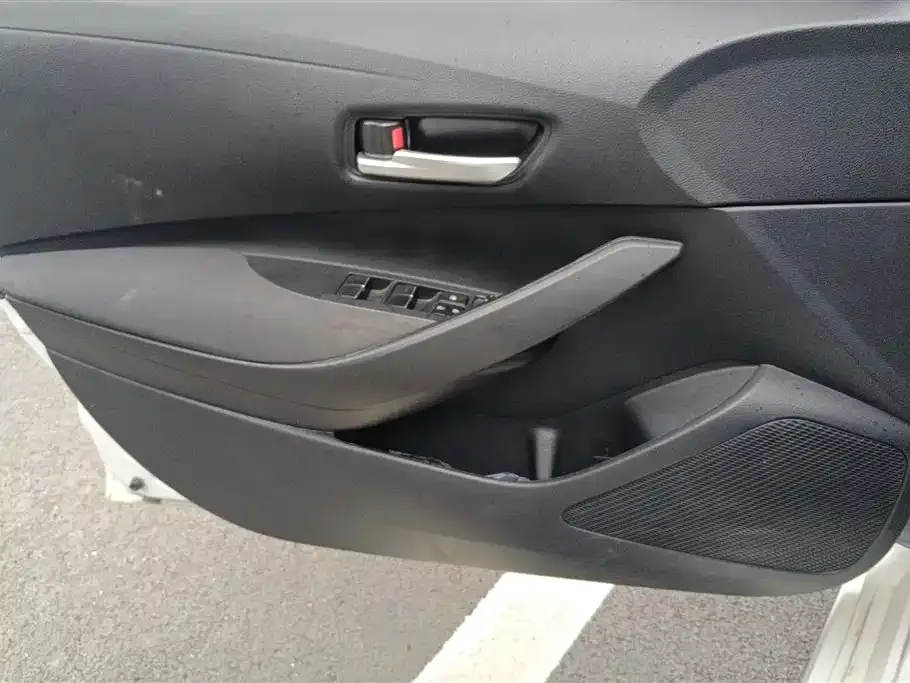 Toyota Corolla 2023 из CN, фото 3