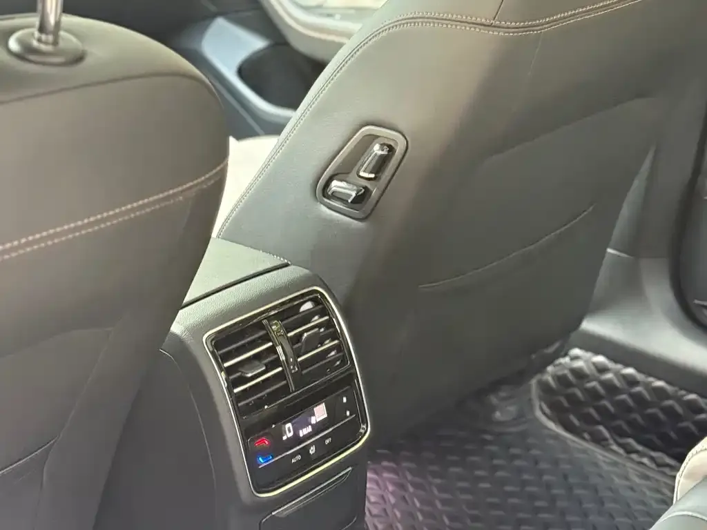 Volkswagen Magotan 2023 из CN, фото 2