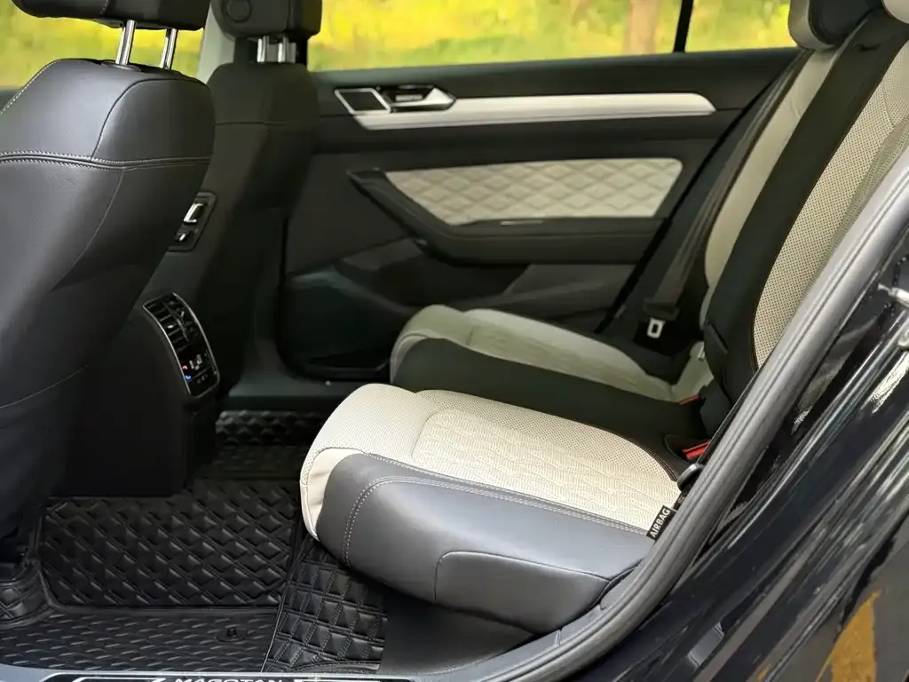 Volkswagen Magotan 2023 из CN, фото 3
