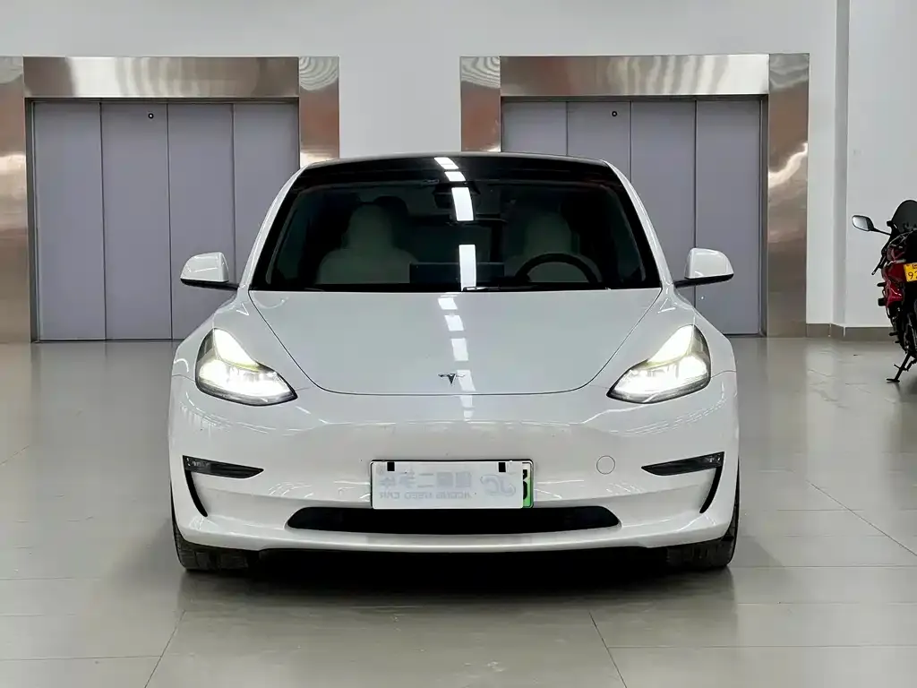 Tesla Model 3 — фото 5