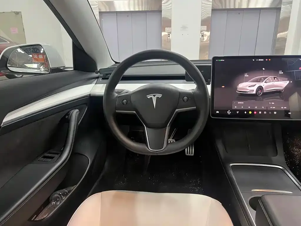 Tesla Model 3 — фото 7