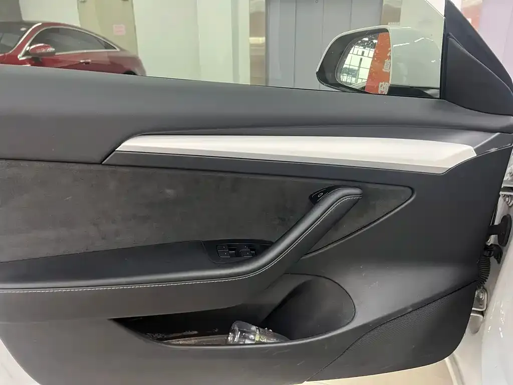 Tesla Model 3 — фото 2