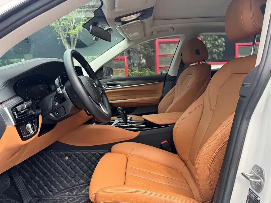 BMW 6 Series GT 2022 из CN, фото 9