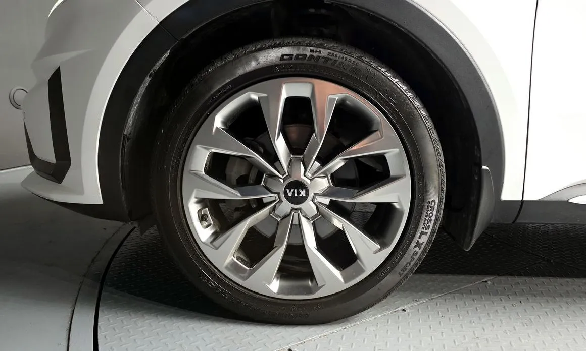 Kia Sorento — фото 5