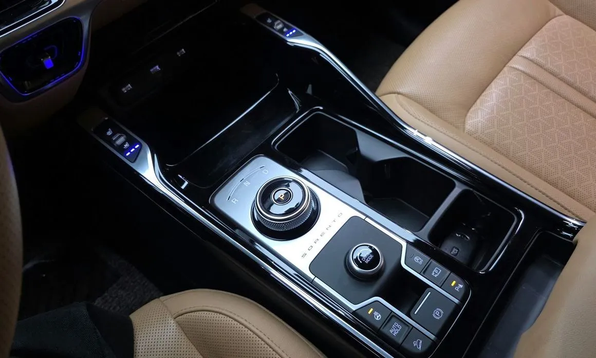Kia Sorento — фото 7
