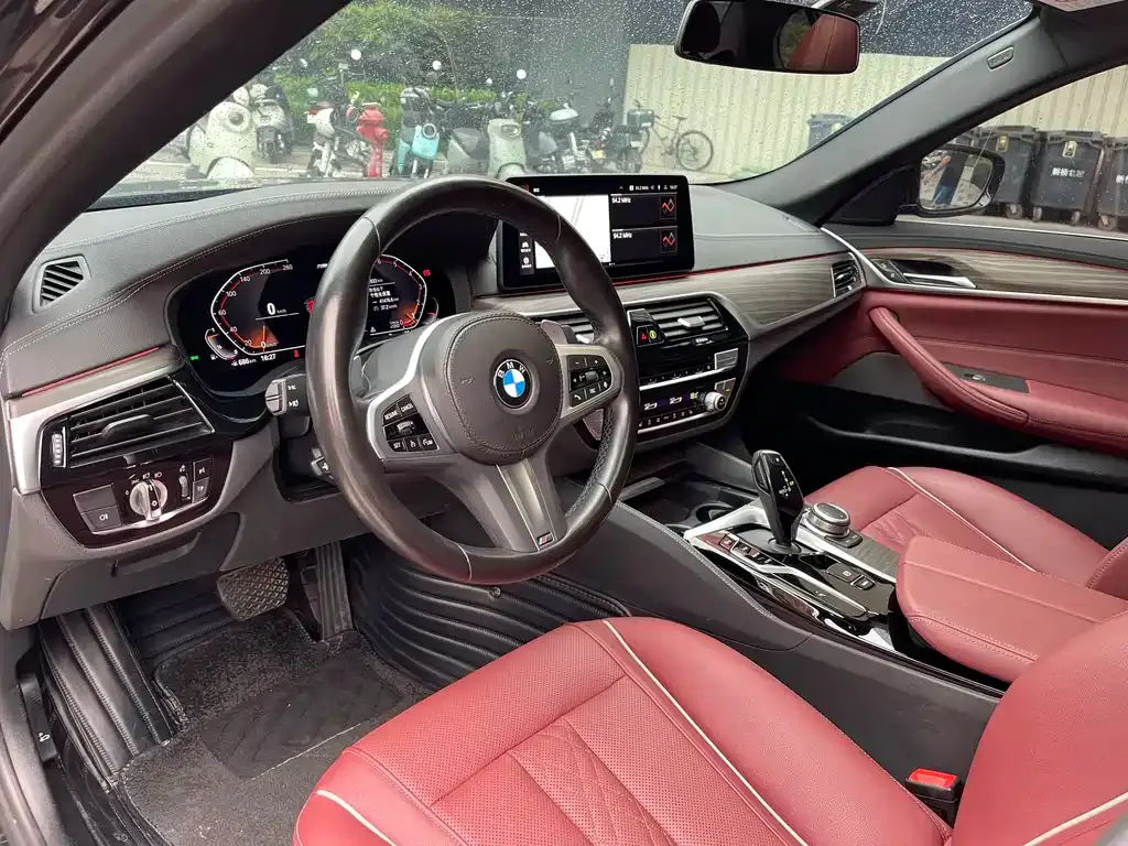 BMW 5 Series — фото 10