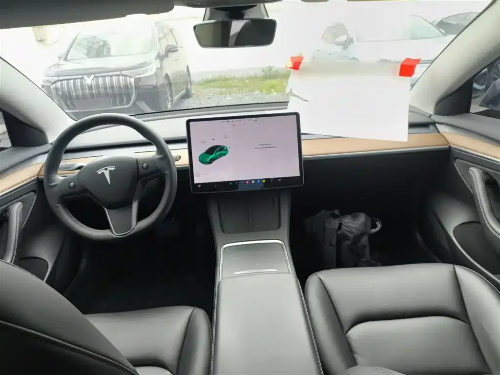Tesla Model 3 — фото 3