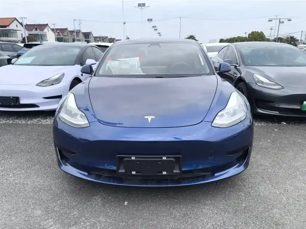 Tesla Model 3 — фото 4