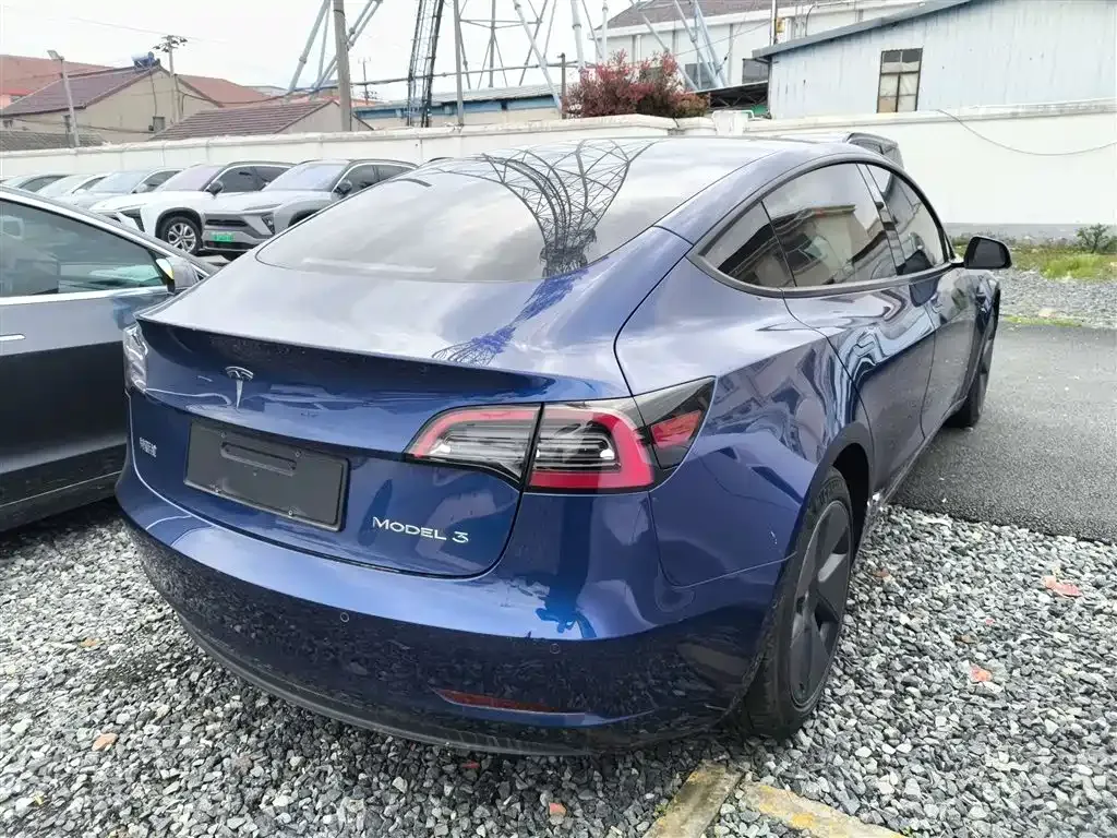Tesla Model 3 — фото 9