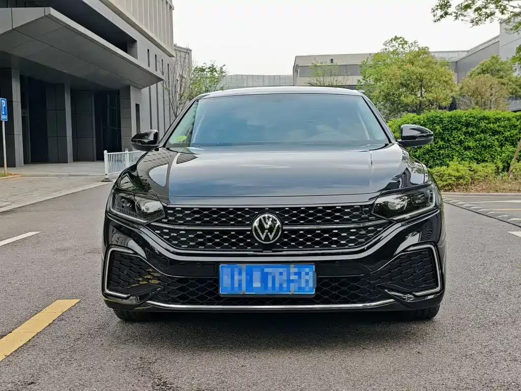 Volkswagen Passat — фото 2