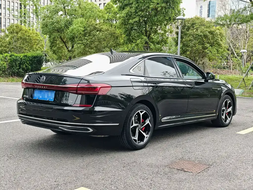 Volkswagen Passat — фото 4